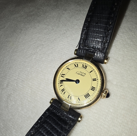 Vintage Cartier watch 37 years old just had it serviced new battery 18K gold - Picture 17 of 17